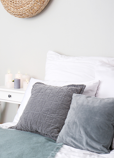 hvhc-shalom-gardens-one-bedroom-bay-window-image